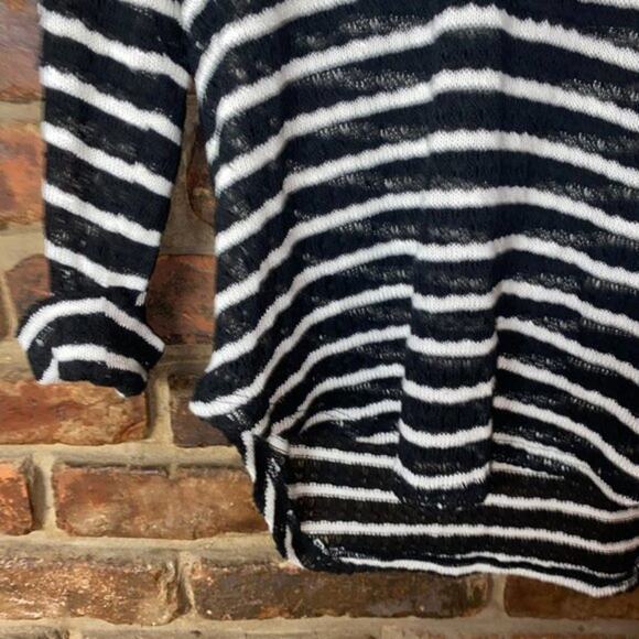 Splendid Black & White Loose Open Knit 3/4 Sleeve High Low Top Women's Size XS - Picture 3 of 8
